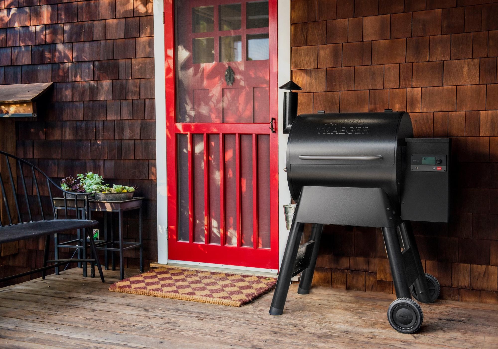 Front view of Traeger PRO 575 pellet grill 
