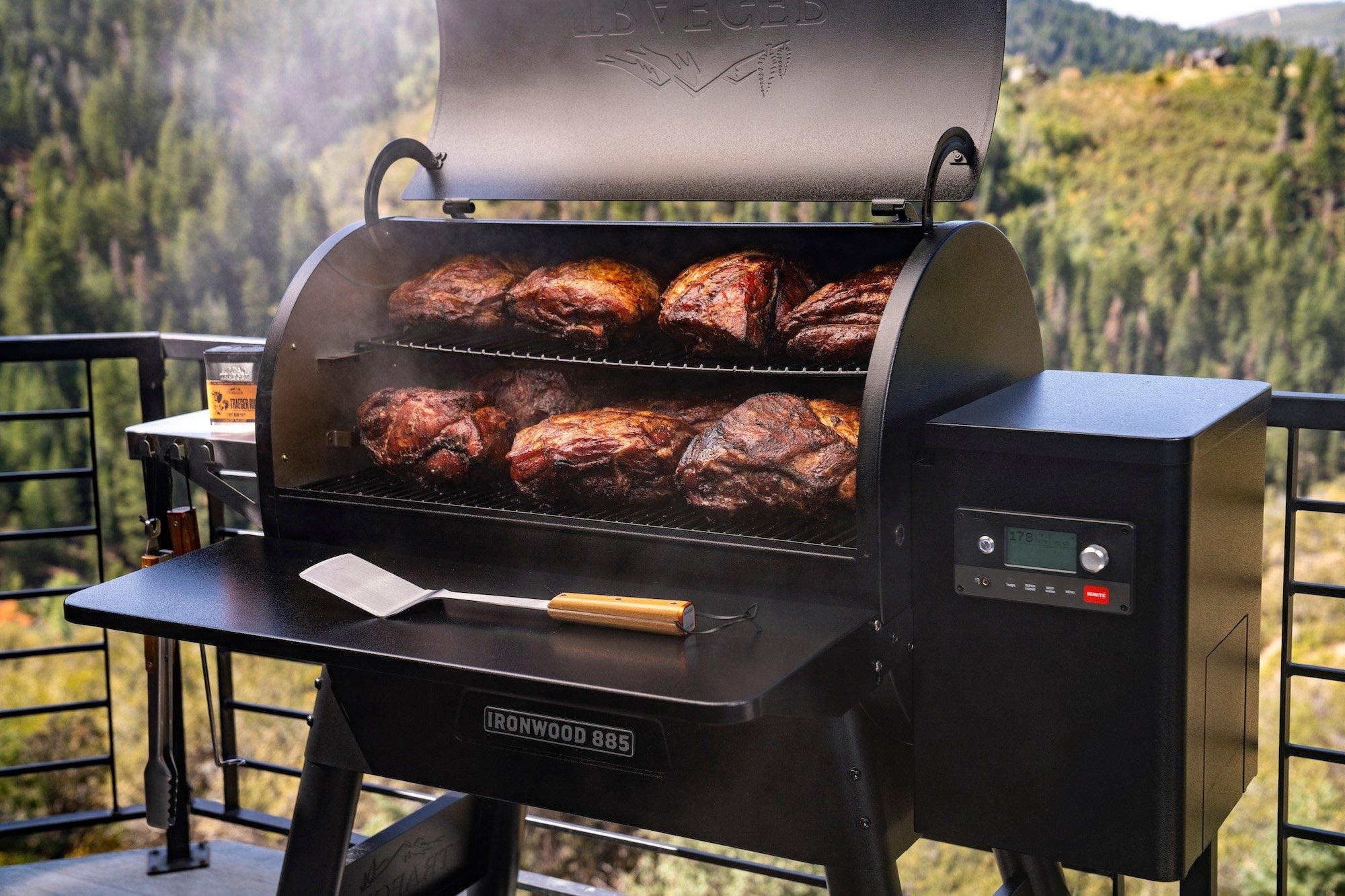 Front view of Traeger Ironwood pellet grill 