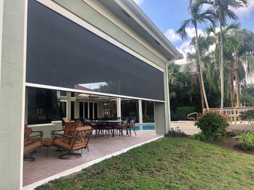 MagnaTrack Progressive Screens