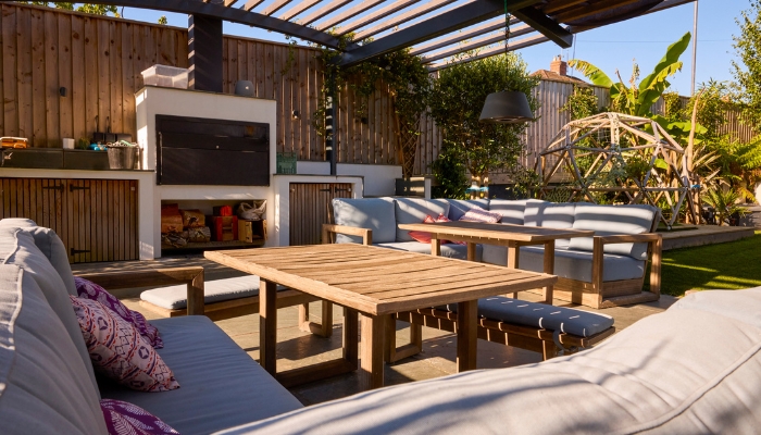 Outdoor entertainment space with lots of seating