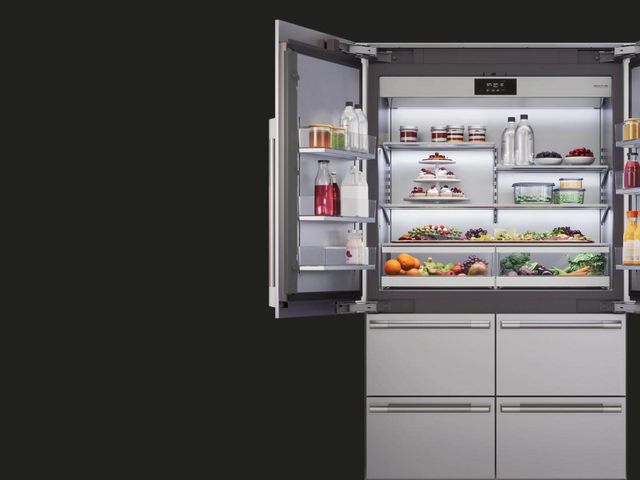 front view of an SKS french door refrigerator 