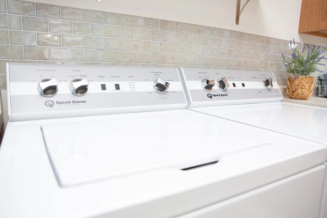 close front view of a speed queen TC5 washer lid