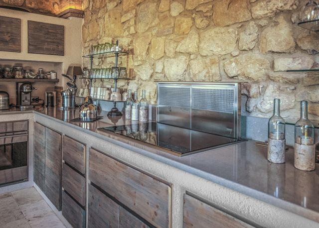 Wolf induction cooktop in a rustic kitchen 