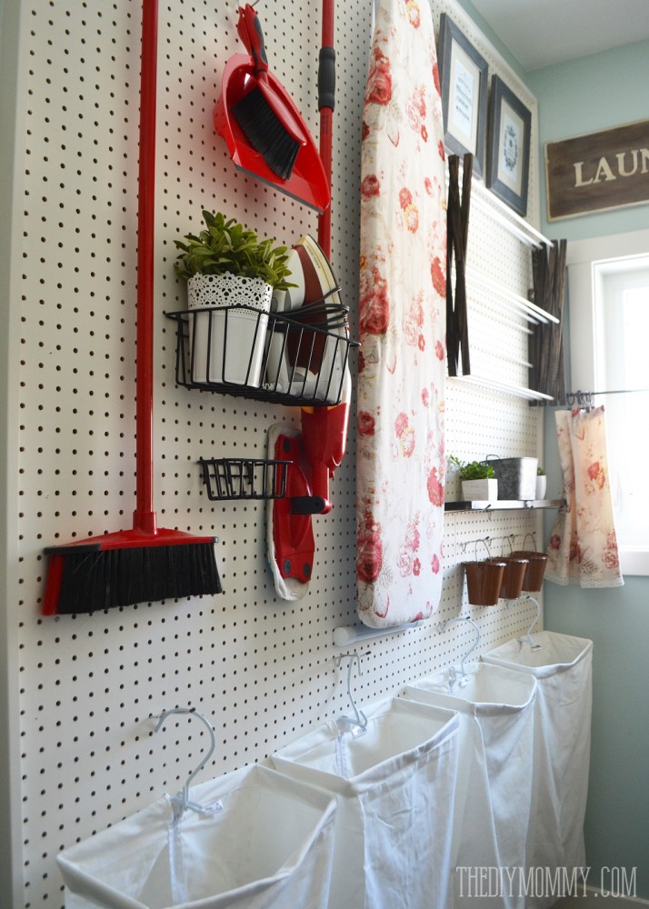 DIY Moomy Laundry Room Makover