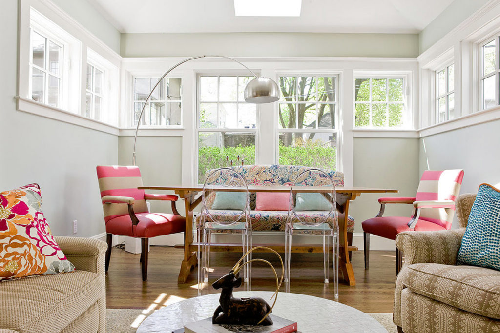 dining room with accent chairs