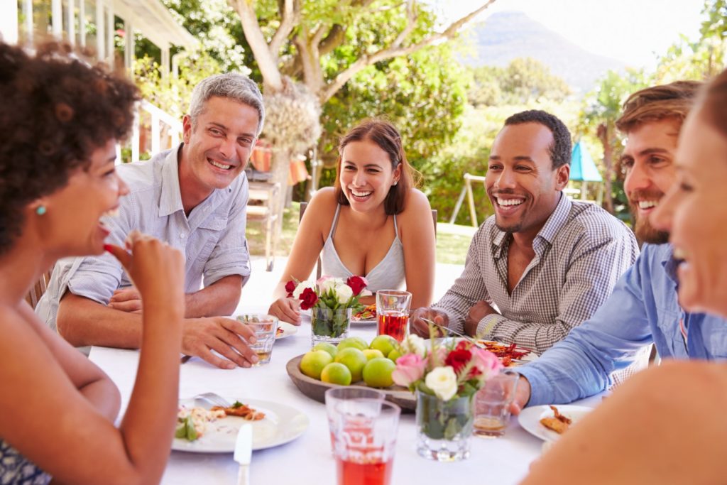 5 Tips for Easy Outdoor Entertaining