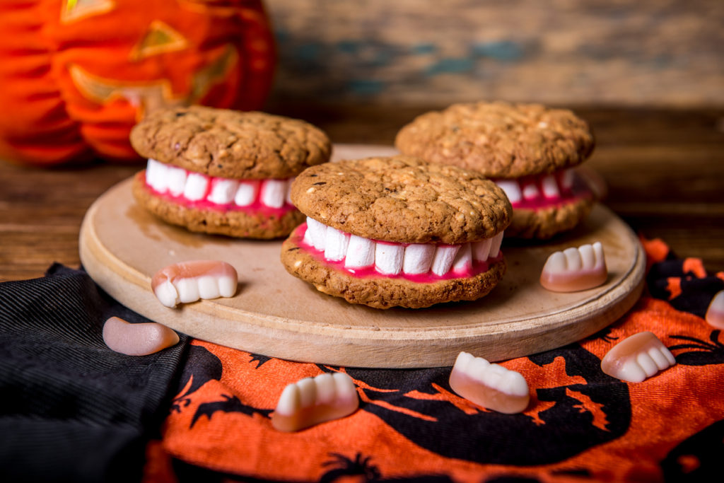 Dracula Dentures for Halloween made of cookies and marshmallow