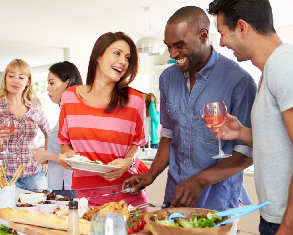 4 Tips for Easy Entertaining in Small Spaces