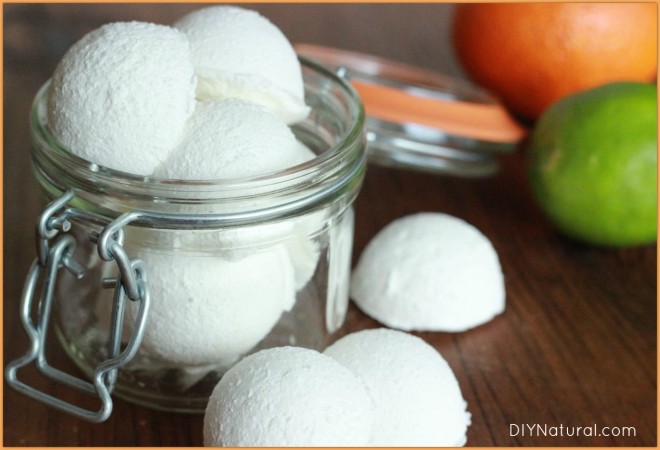 DIY-Toilet-Bombs-Bowl-Cleaner-1-660x450