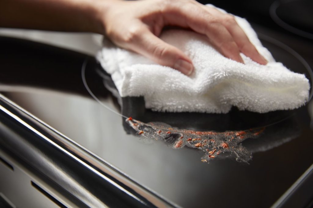 Surface de cuisson en vitrocéramique facile à nettoyer