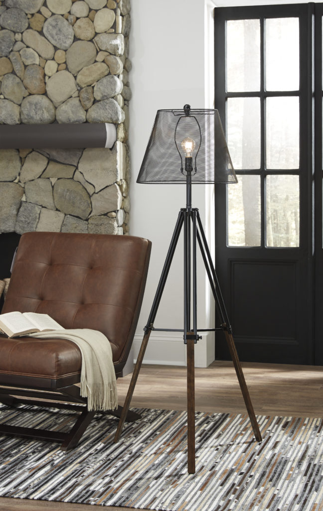 Signature Design Industrial Lamp L207991