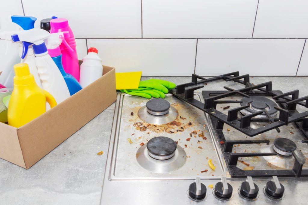 Cleaning gas cooktop