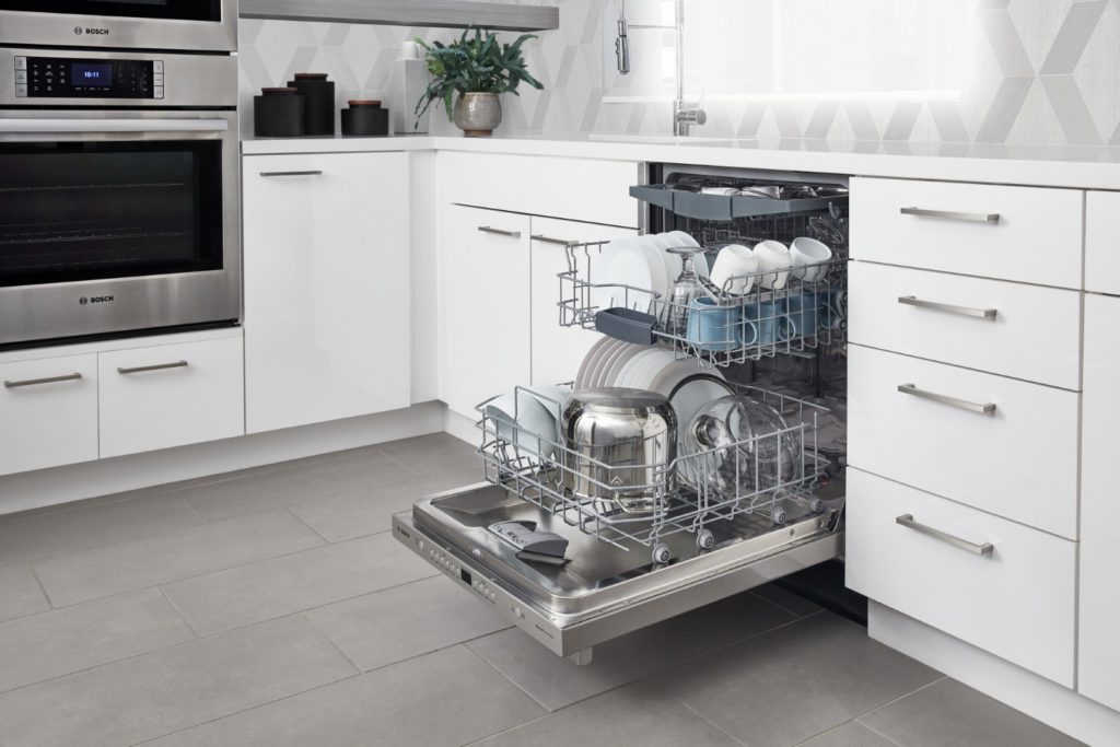 Bosch-100Series-Dishwasher-in-Stainless-Steel_Racks-1024x683