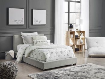 Signature Design by Ashley® Chesani Gray Full Upholstered Bed