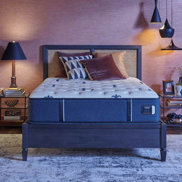 Stearns & Foster Coil Medium Tight Top King Mattress Stearns & Foster Studio Wrapped Coil Medium Tight Top King Mattress
