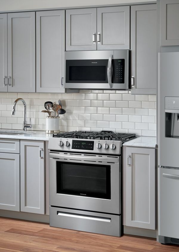 Frigidaire 30" Stainless Steel Freestanding Gas Range