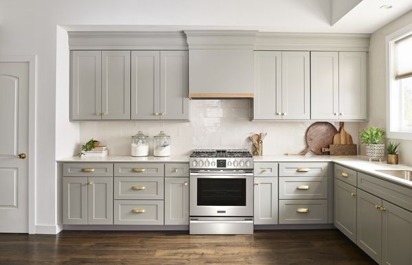 Stylish Kitchen Showcasing a Frigidaire Oven