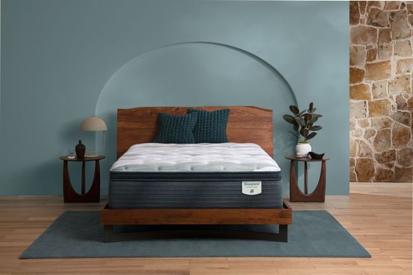 Bedroom featuring Beautyrest Harmony Lux Anchor Island 14.75" Hybrid Medium Pillow Top Queen Mattress