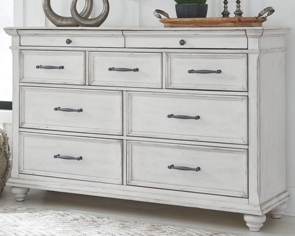 Benchcraft Kanwyn Whitewash Dresser