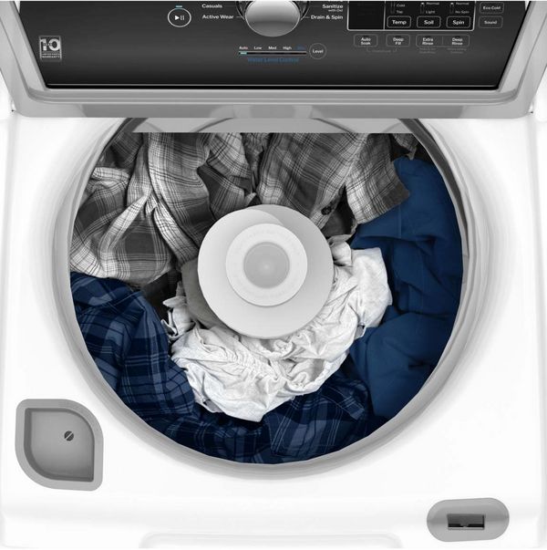 GE 4.5 Cu. Ft. White Top Load Washer Washing Clothes