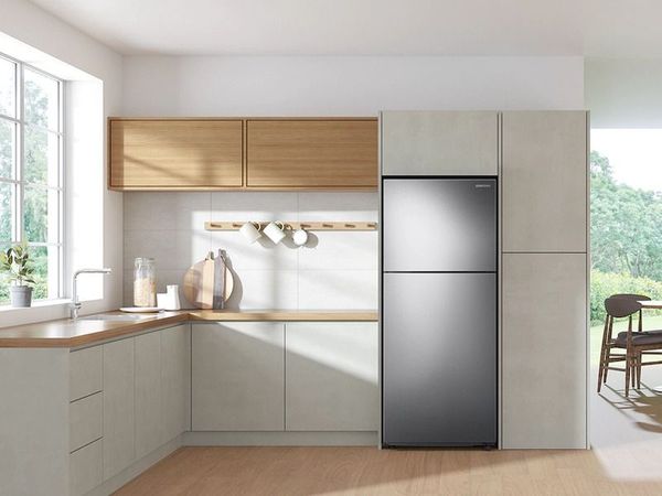  Samsung 28 in. 15.6 Cu. Ft. Stainless Steel Top Freezer Refrigerator