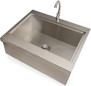 front view of the Coyote® 30'' Stainless Steel Farmhouse Sink