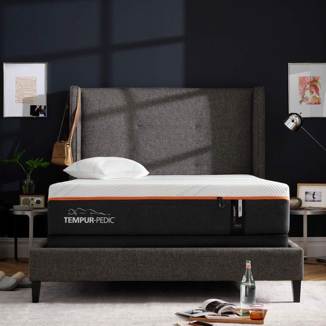 Tempur-Pedic® TEMPUR-ProAdapt™ Firm Memory Foam Queen Mattress lifestyle image